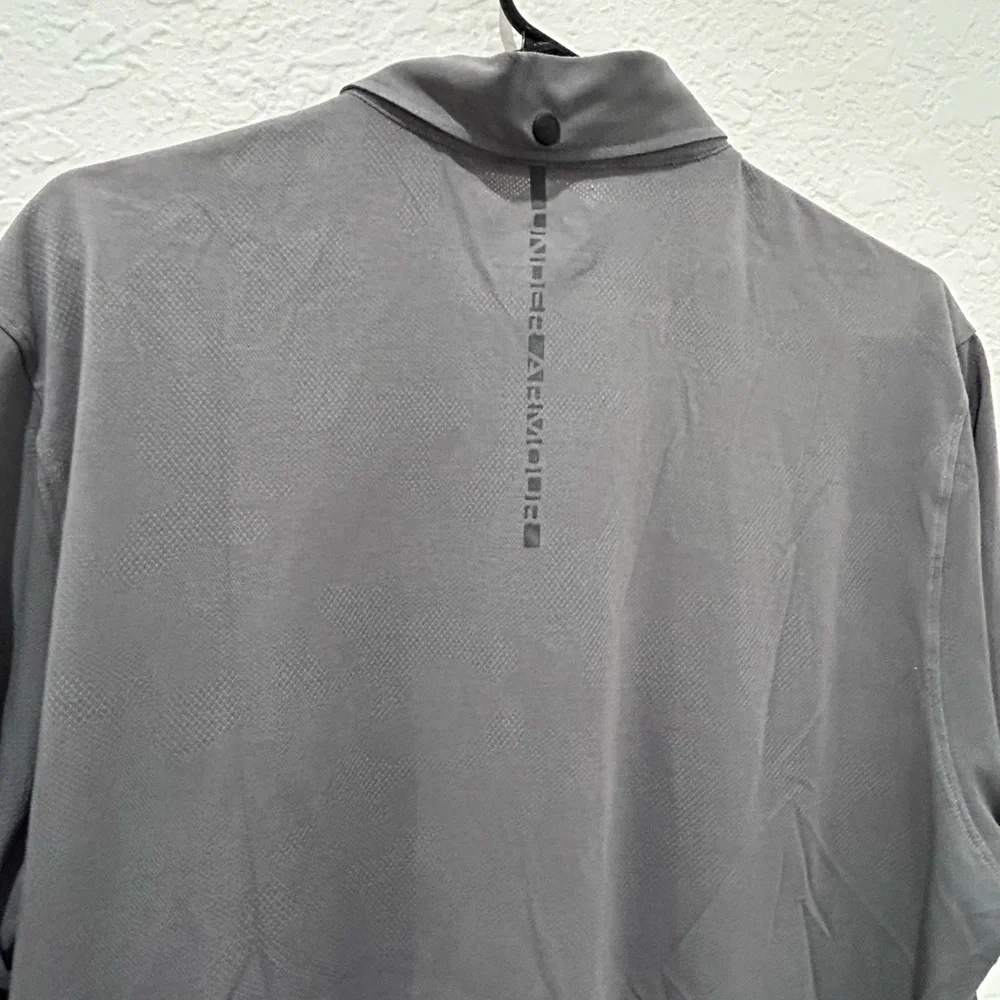 UNDER ARMOUR • Grey Men Short Sleeve Polo • L - Picture 4 of 5